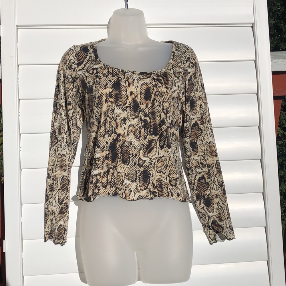 NWT Olivia Rae Snake Print long sleeve scoop neck